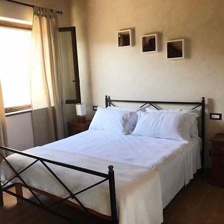 Bed and Breakfast La Pergola Santa Lucia del Mela Esterno foto