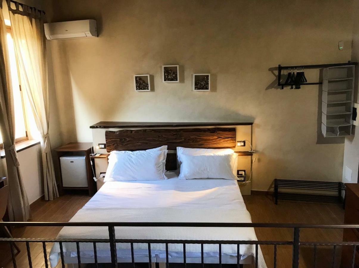 Bed and Breakfast La Pergola Santa Lucia del Mela Esterno foto