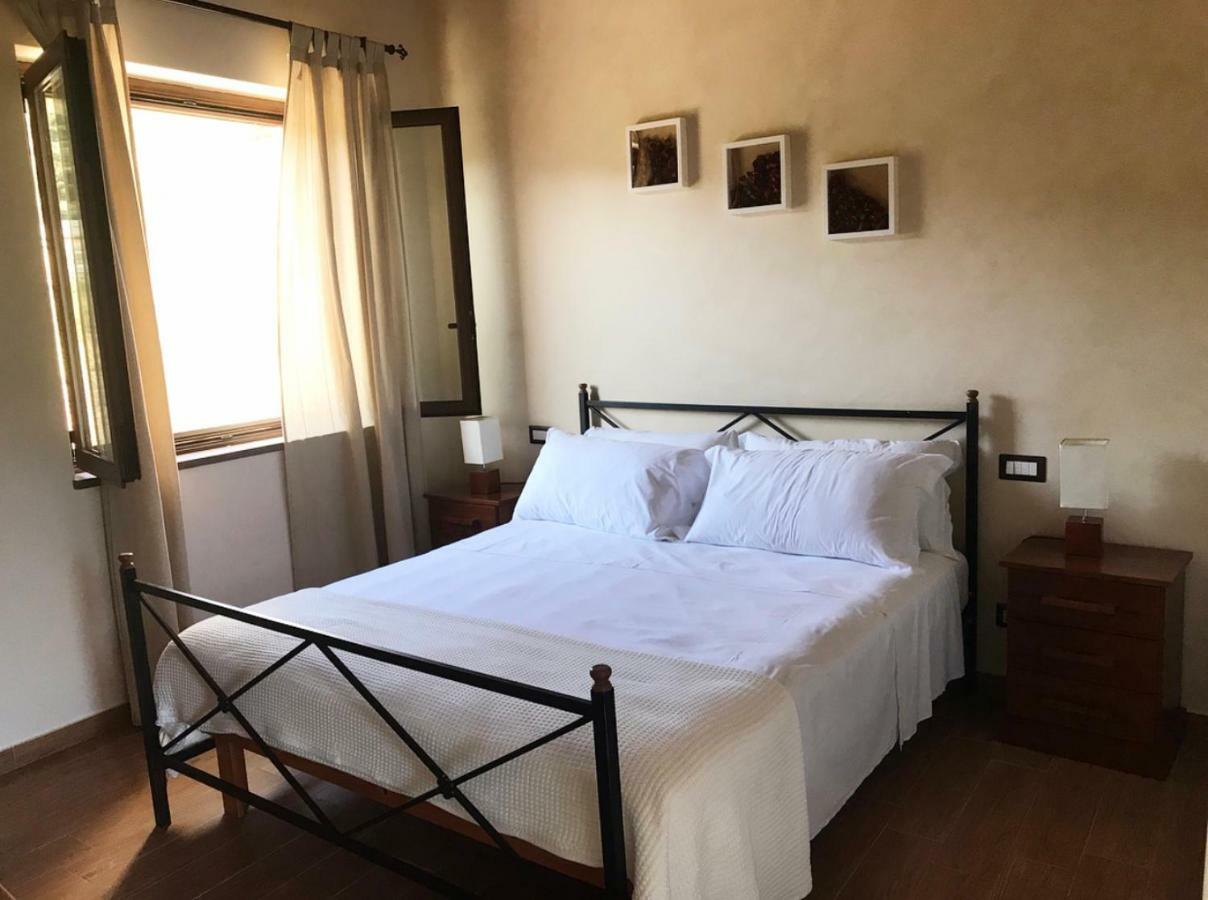 Bed and Breakfast La Pergola Santa Lucia del Mela Esterno foto